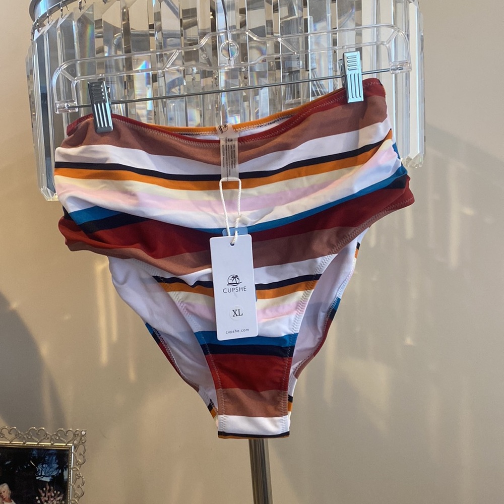 Cupshe 2 piece swimsuit - Picture 4 of 5
